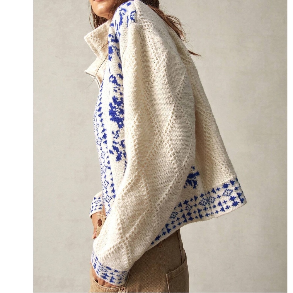 Cozy Floral Print Zip up High Neck Cardigan Sweater - Picture 4 of 5